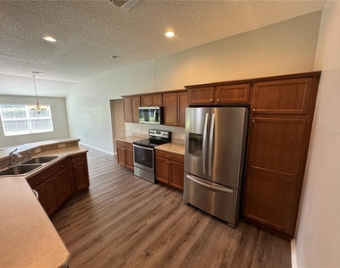 11221 Hess Way - Photo Thumbnail 5