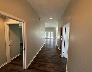 11221 Hess Way - Photo Thumbnail 4