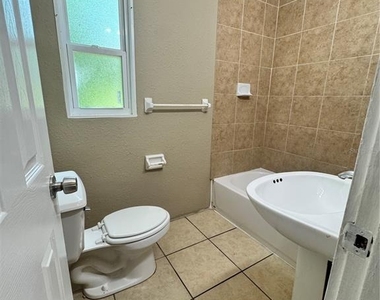 607 Danvers Street - Photo Thumbnail 12