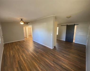 615 Danvers Street - Photo Thumbnail 2