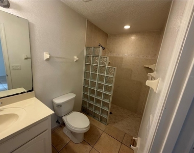 1050 6th Street - Photo Thumbnail 12
