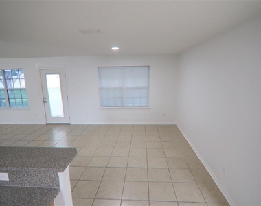 39 Red Barn Drive - Photo Thumbnail 2