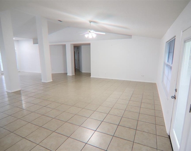 39 Red Barn Drive - Photo Thumbnail 3