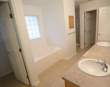 39 Red Barn Drive - Photo Thumbnail 9