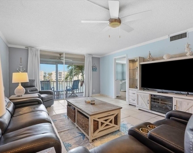 7540 Bay Island Drive S - Photo Thumbnail 3