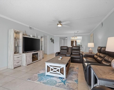 7540 Bay Island Drive S - Photo Thumbnail 8