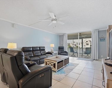7540 Bay Island Drive S - Photo Thumbnail 6