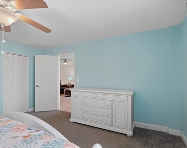 7540 Bay Island Drive S - Photo Thumbnail 18