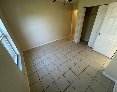 3005 Hillview Street - Photo Thumbnail 3