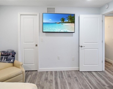 633 Alhambra Road - Photo Thumbnail 19