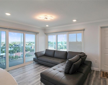 633 Alhambra Road - Photo Thumbnail 8