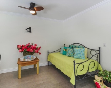 5021 Midnight Pass Road - Photo Thumbnail 18