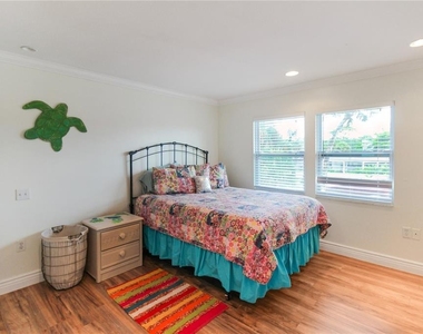 5021 Midnight Pass Road - Photo Thumbnail 54
