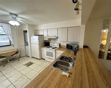 346 Springdale Drive W - Photo Thumbnail 4