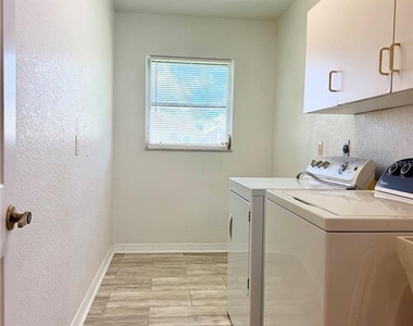 510 Border Street - Photo Thumbnail 33