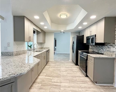 510 Border Street - Photo Thumbnail 8