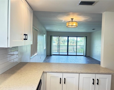 350 Barcelona Drive - Photo Thumbnail 3