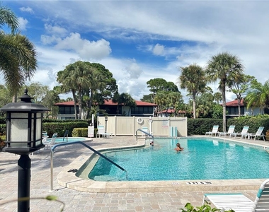 350 Barcelona Drive - Photo Thumbnail 16