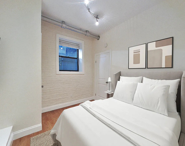 207 West 11th Street - Photo Thumbnail 4