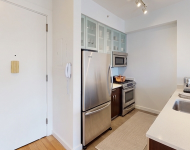 808 Columbus Avenue - Photo Thumbnail 7