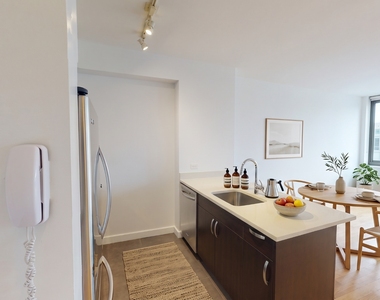 808 Columbus Avenue - Photo Thumbnail 6