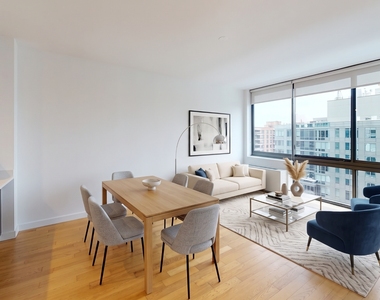 808 Columbus Avenue - Photo Thumbnail 5