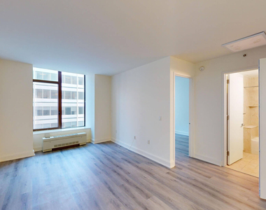 10 Hanover Square - Photo Thumbnail 2