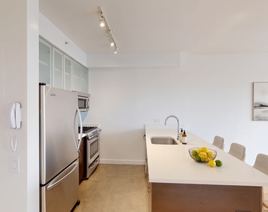 808 Columbus Avenue - Photo Thumbnail 2
