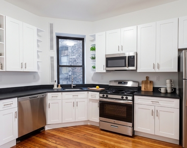730 Amsterdam Avenue - Photo Thumbnail 5