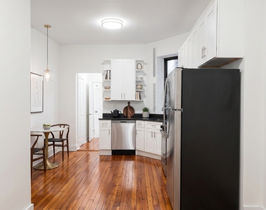 730 Amsterdam Avenue - Photo Thumbnail 4
