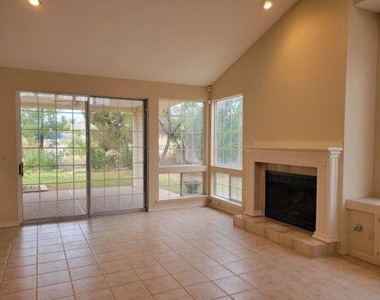 1027 Los Jardines Circle - Photo Thumbnail 2