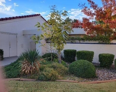 1027 Los Jardines Circle - Photo Thumbnail 18