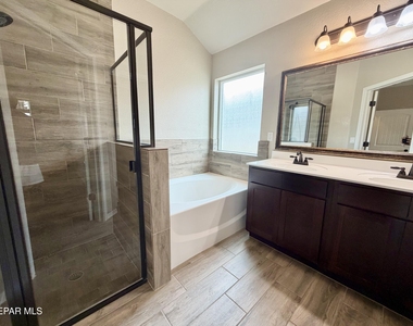 14908 Tierra Coruna Avenue - Photo Thumbnail 19
