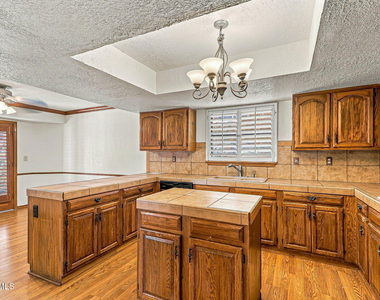 1377 Vista Granada Drive - Photo Thumbnail 8