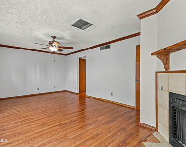 1377 Vista Granada Drive - Photo Thumbnail 20