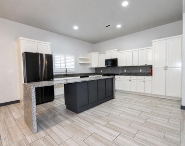 6036 Oleaster Drive - Photo Thumbnail 9