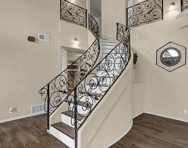 7311 Corona Del Sol Drive - Photo Thumbnail 8