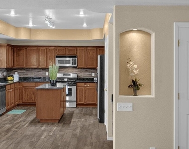 7311 Corona Del Sol Drive - Photo Thumbnail 23