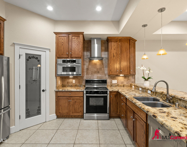 5721 Caprock Court - Photo Thumbnail 12
