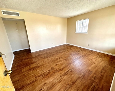 10241 Kellogg Street - Photo Thumbnail 3