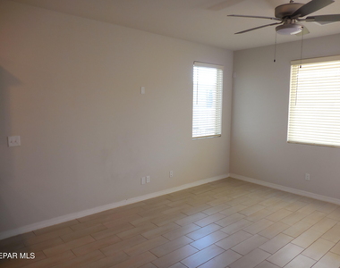12656 Fair Oaks Court - Photo Thumbnail 9