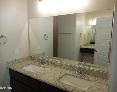12656 Fair Oaks Court - Photo Thumbnail 15
