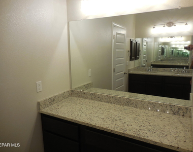12656 Fair Oaks Court - Photo Thumbnail 16