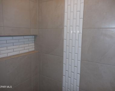 12656 Fair Oaks Court - Photo Thumbnail 18