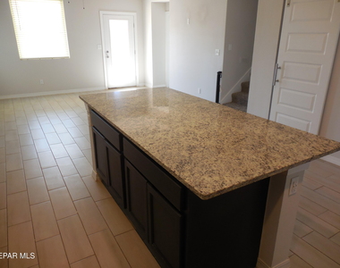 12656 Fair Oaks Court - Photo Thumbnail 7