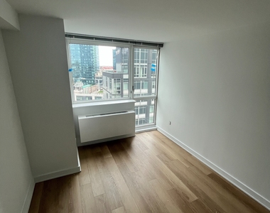 43-10 Crescent Street - LIC - Photo Thumbnail 8