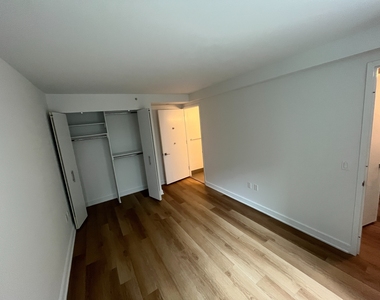 43-10 Crescent Street - LIC - Photo Thumbnail 9