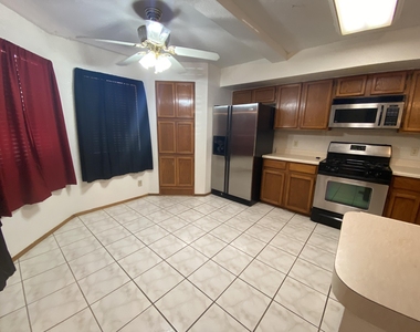 12076 Meadow Gate Drive - Photo Thumbnail 7