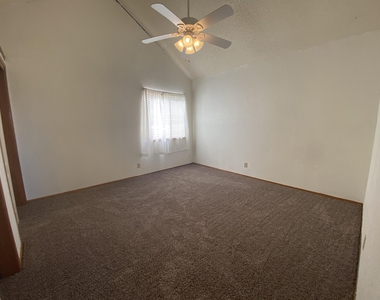 12076 Meadow Gate Drive - Photo Thumbnail 17