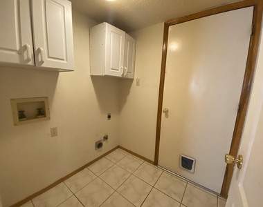 12076 Meadow Gate Drive - Photo Thumbnail 21
